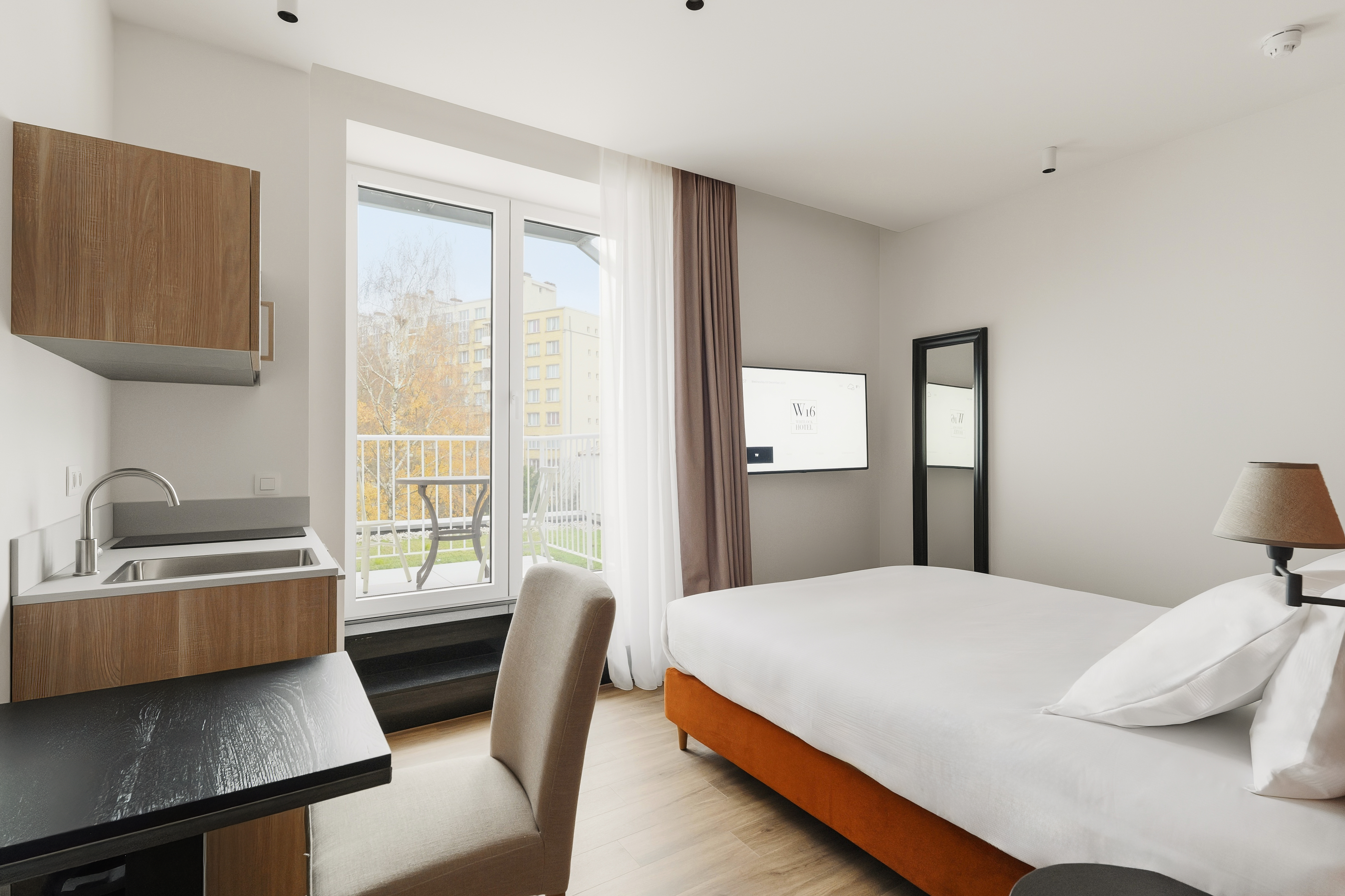 Vista general de un estudio superior con terraza