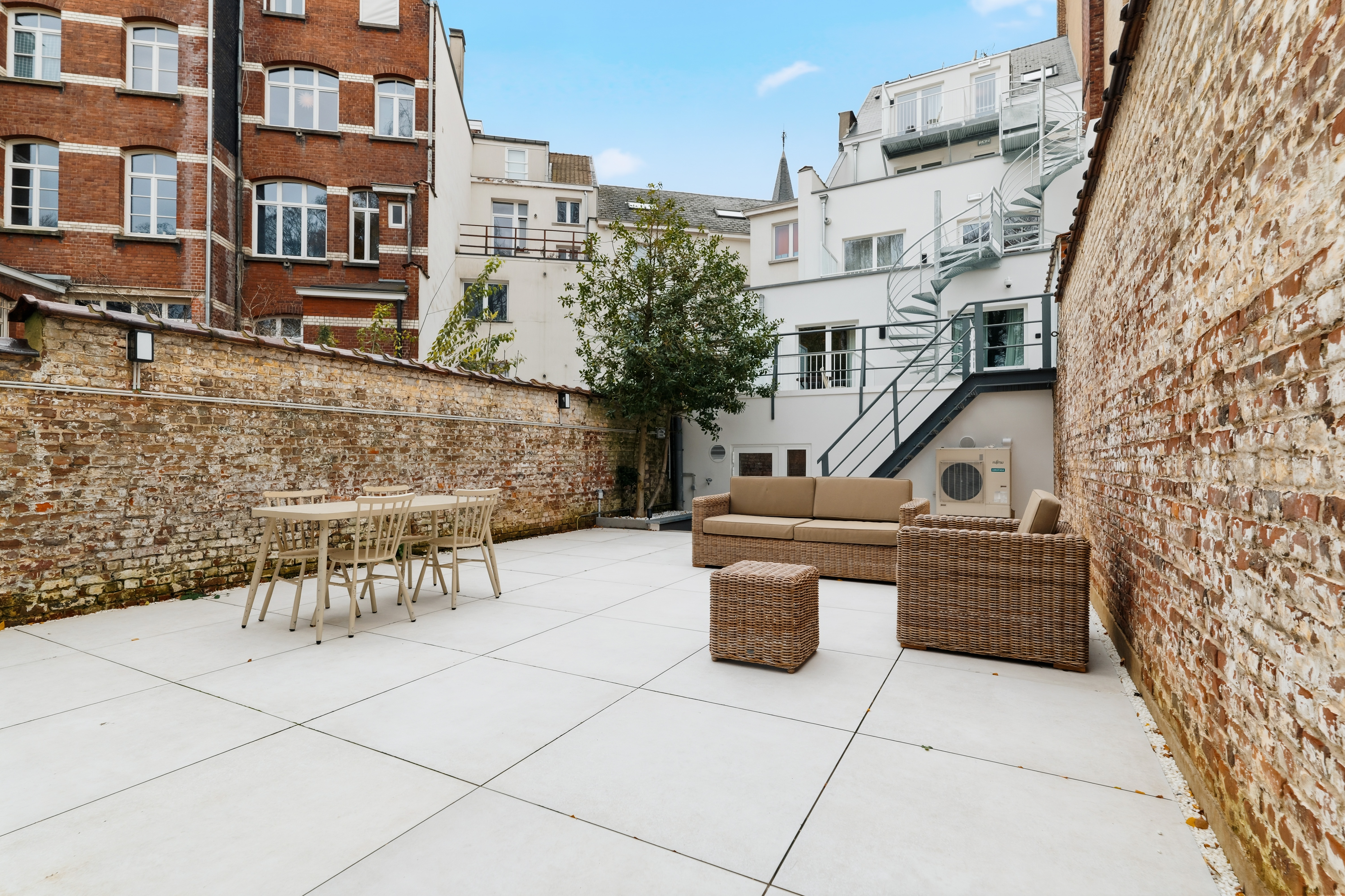 Terraza exterior y jardín en W16